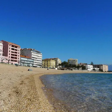 Studio Neuf Climatisé Au Casone 5 Minutes à Pied Plage Trottel